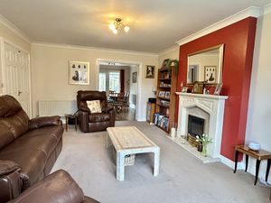 Lounge- click for photo gallery